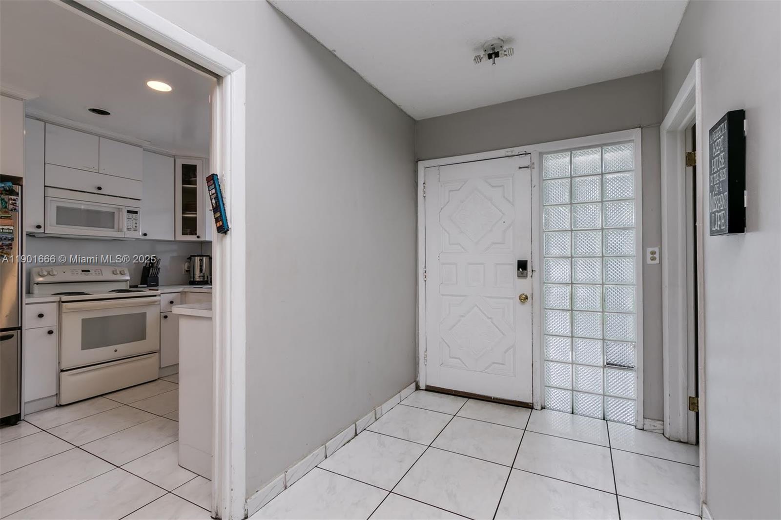 WINDWARD HEIGHTS NO 4 - Residential