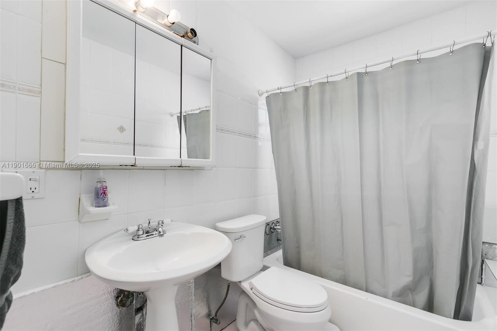 WINDWARD HEIGHTS NO 4 - Residential