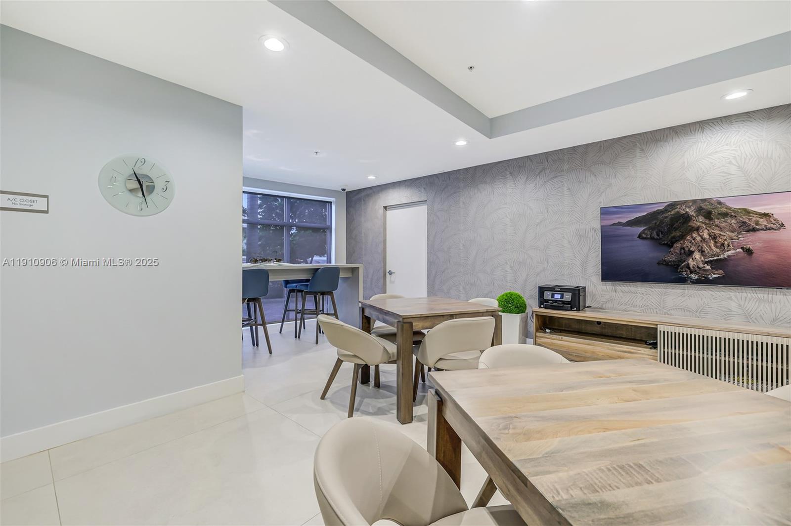 LUNA OCEAN RESIDENCES CON - Residential