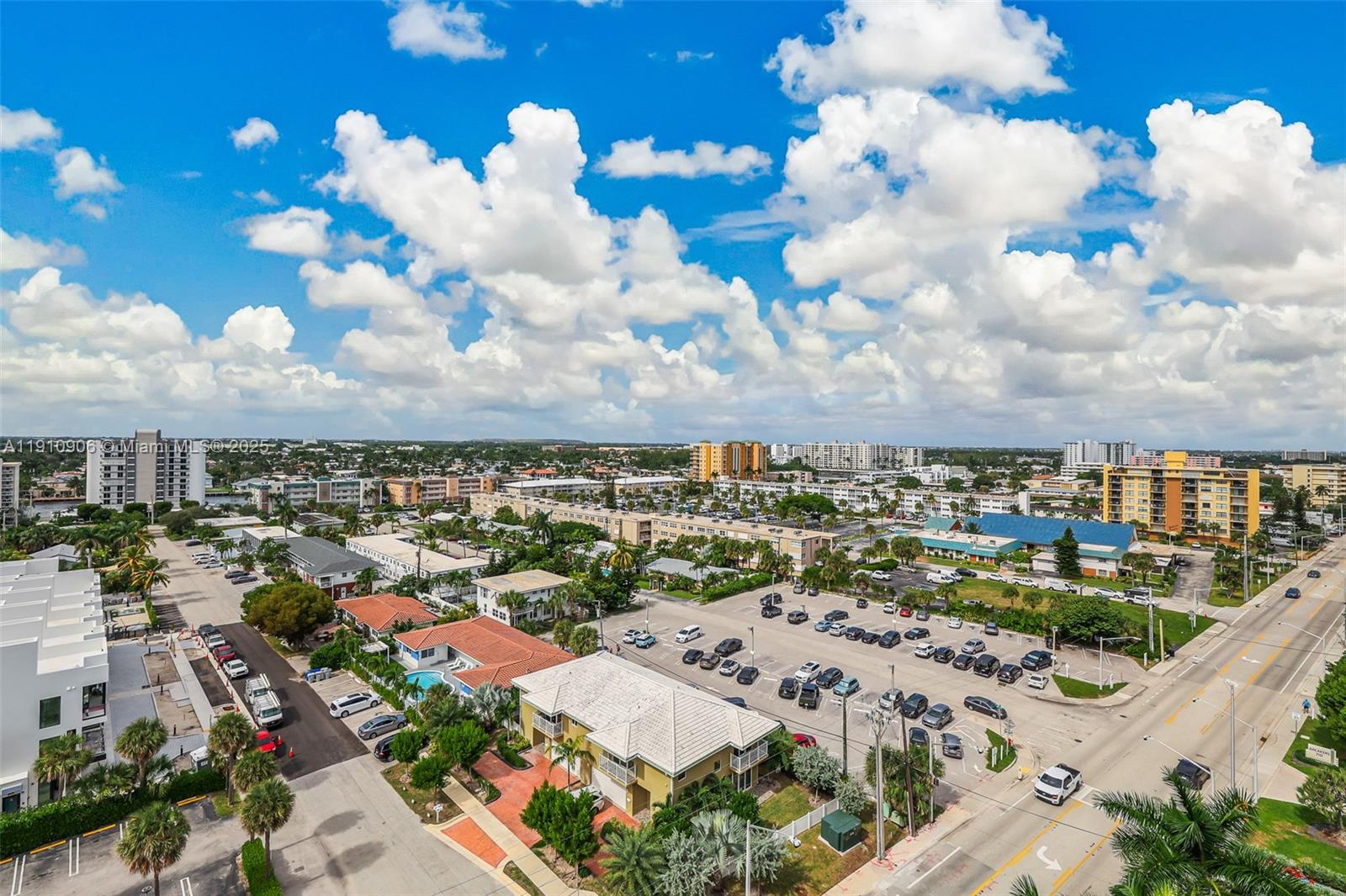 LUNA OCEAN RESIDENCES CON - Residential