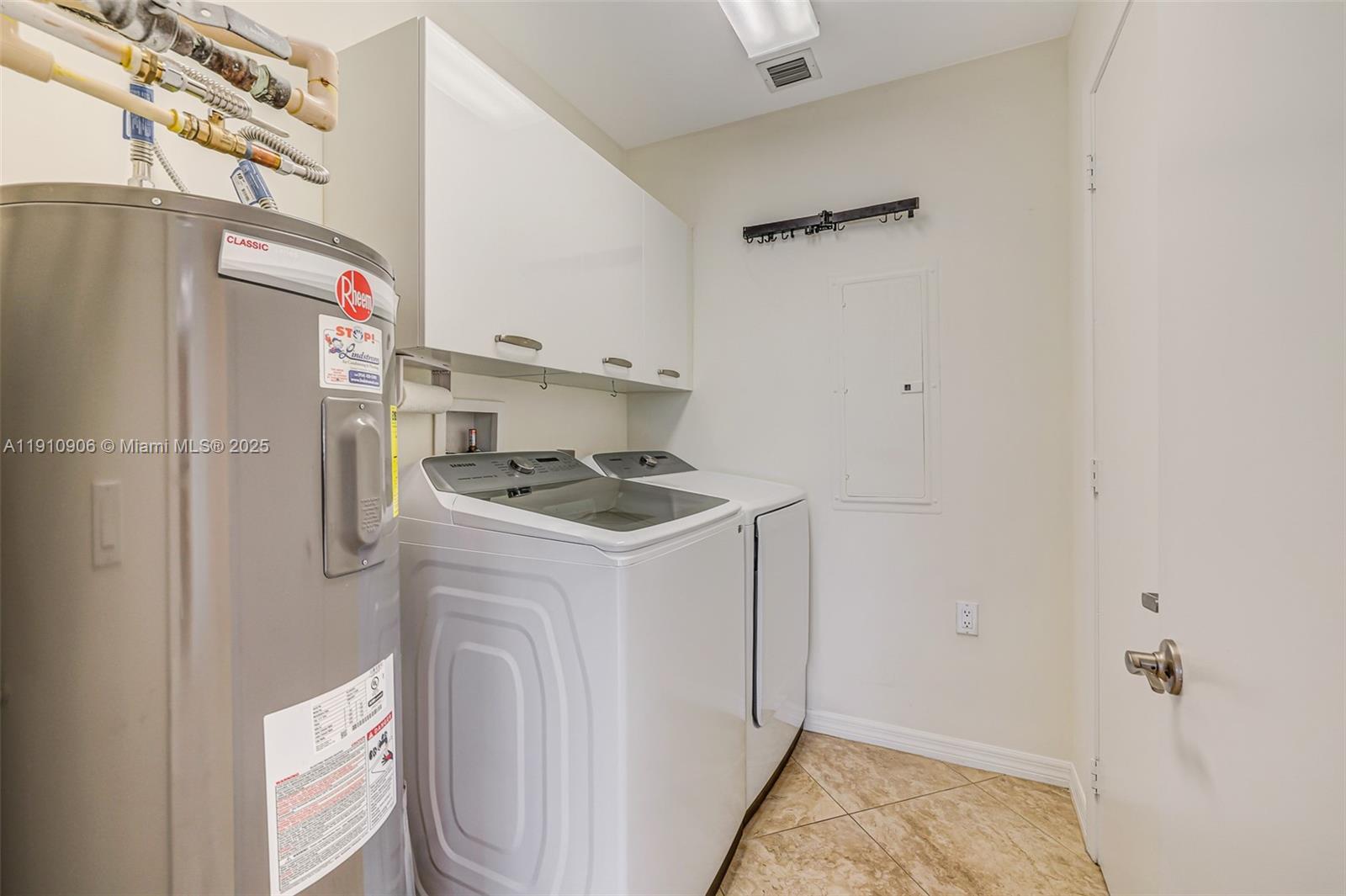 LUNA OCEAN RESIDENCES CON - Residential