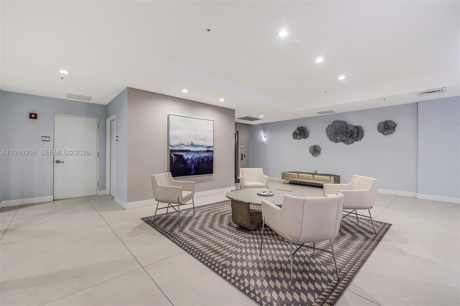 LUNA OCEAN RESIDENCES CON - Residential