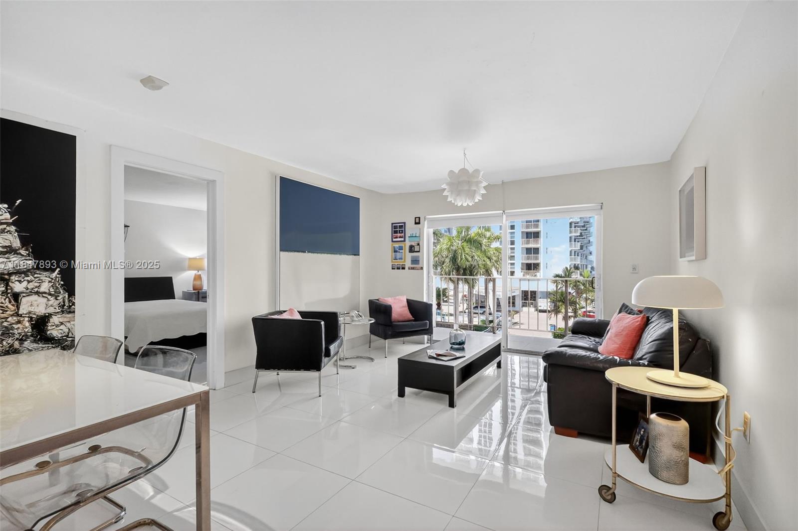 1245 West Ave 401