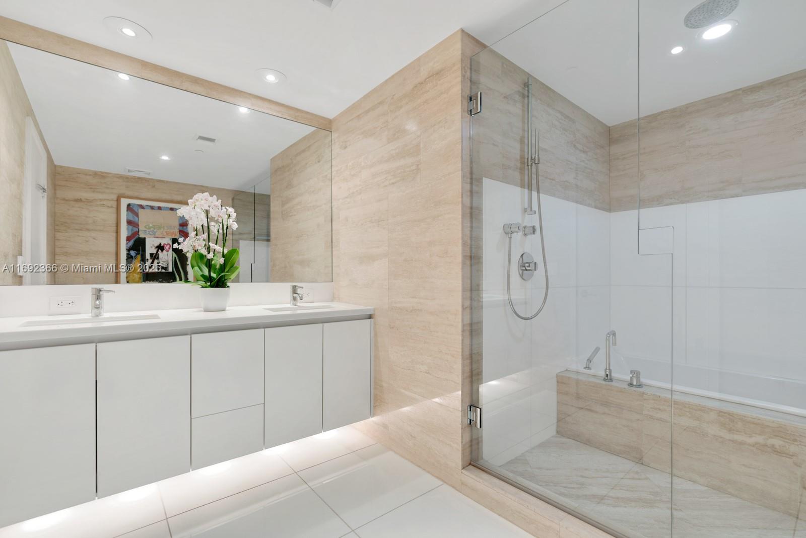 CAPRI SOUTH BEACH CONDO - Residential
