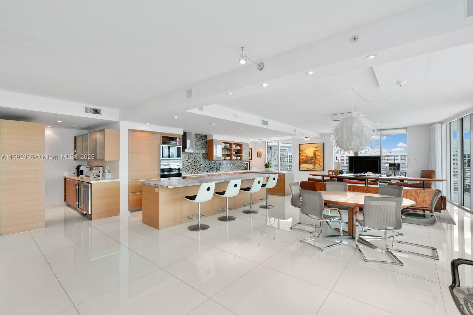 CAPRI SOUTH BEACH CONDO - Residential