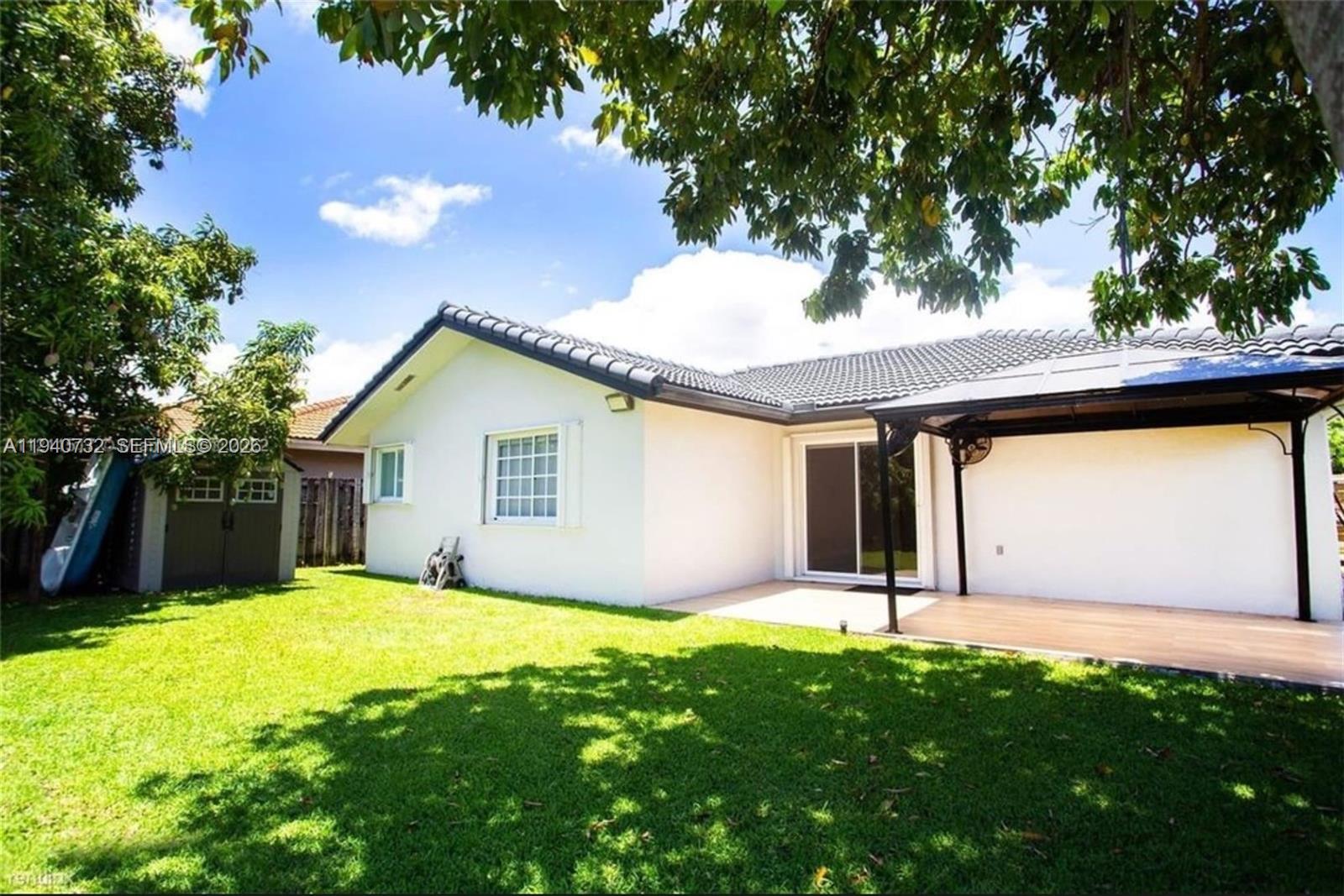 P A AT WEST KENDALL - Residential Lease