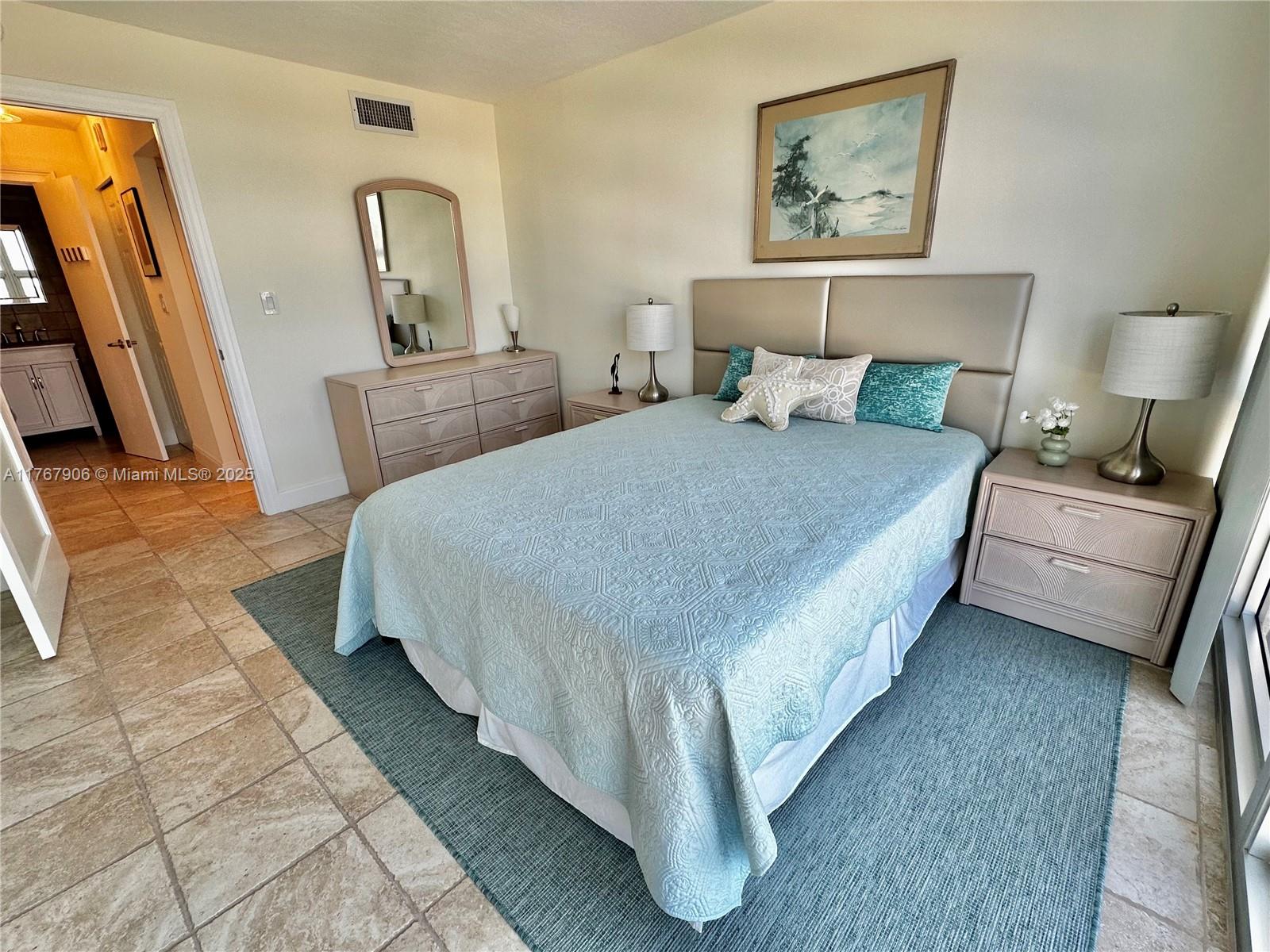SILVER THATCH ATLANTIC PL - Residential