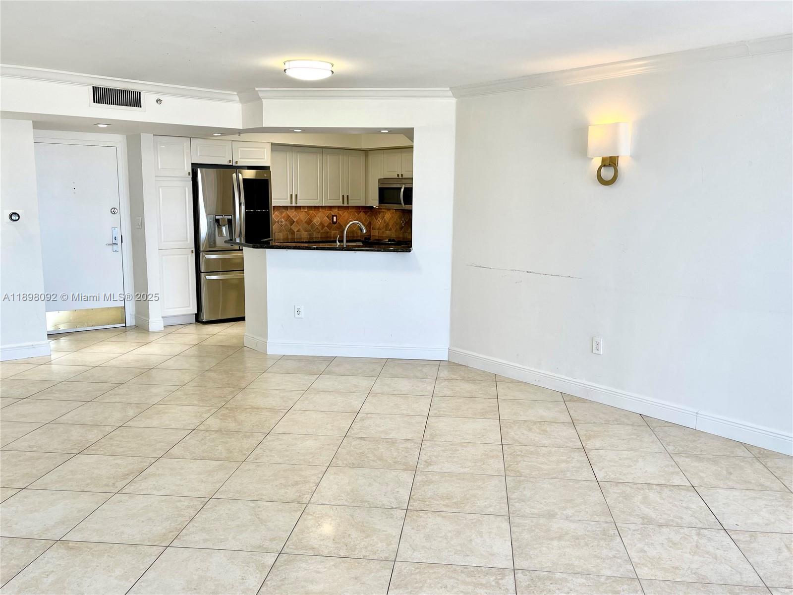 SUNSET HARBOUR SOUTH COND - Residential Lease