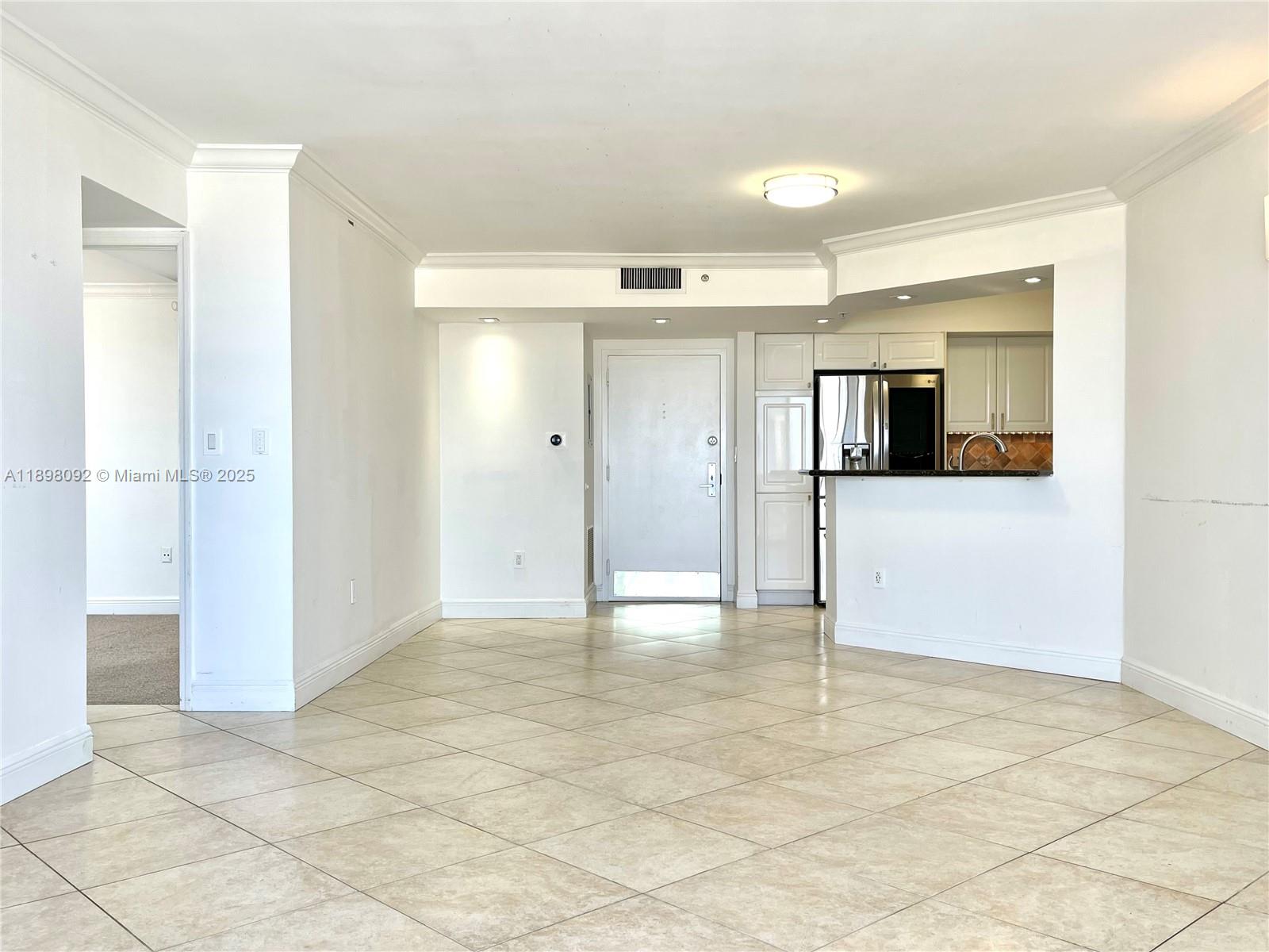 SUNSET HARBOUR SOUTH COND - Residential Lease