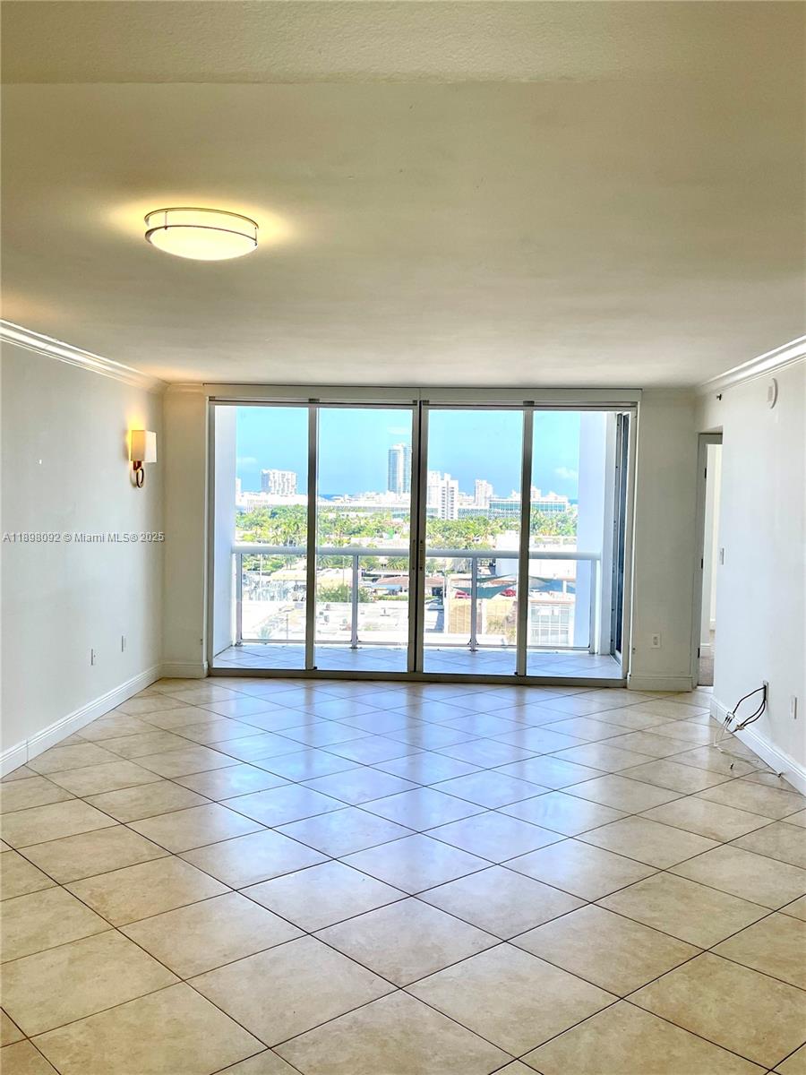 SUNSET HARBOUR SOUTH COND - Residential Lease