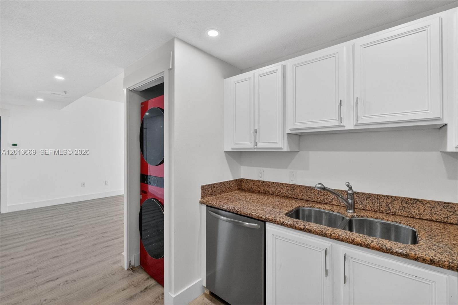 GRANADA GRAND CONDO - Residential Lease