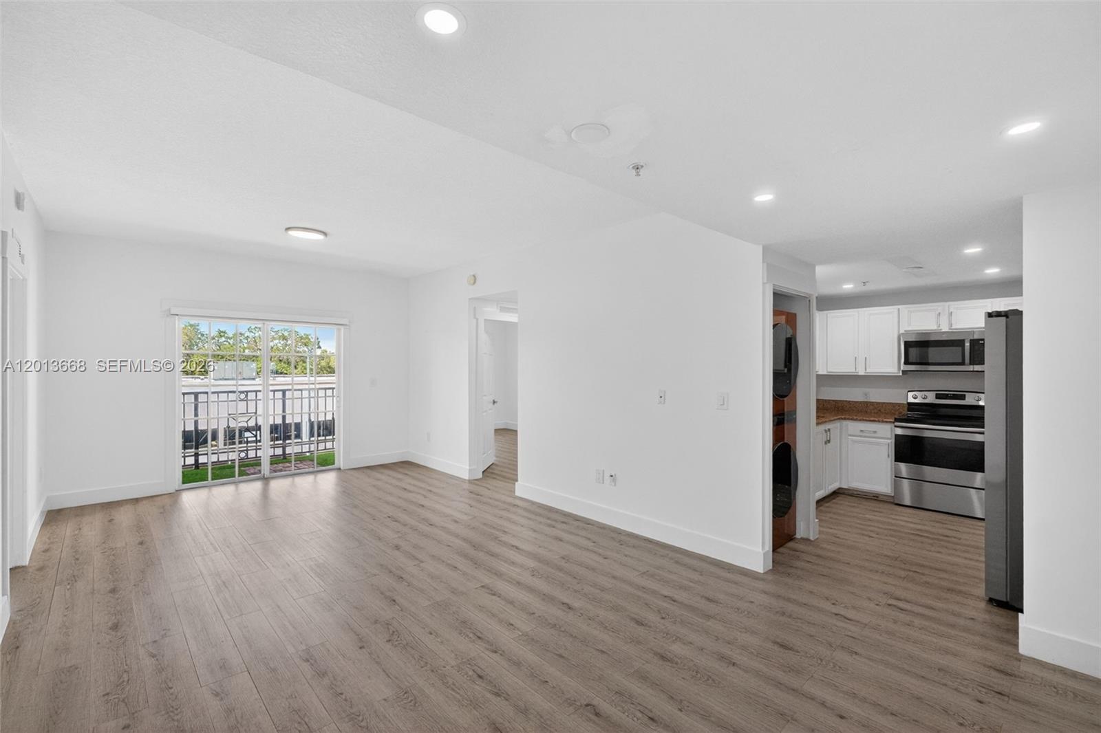 GRANADA GRAND CONDO - Residential Lease