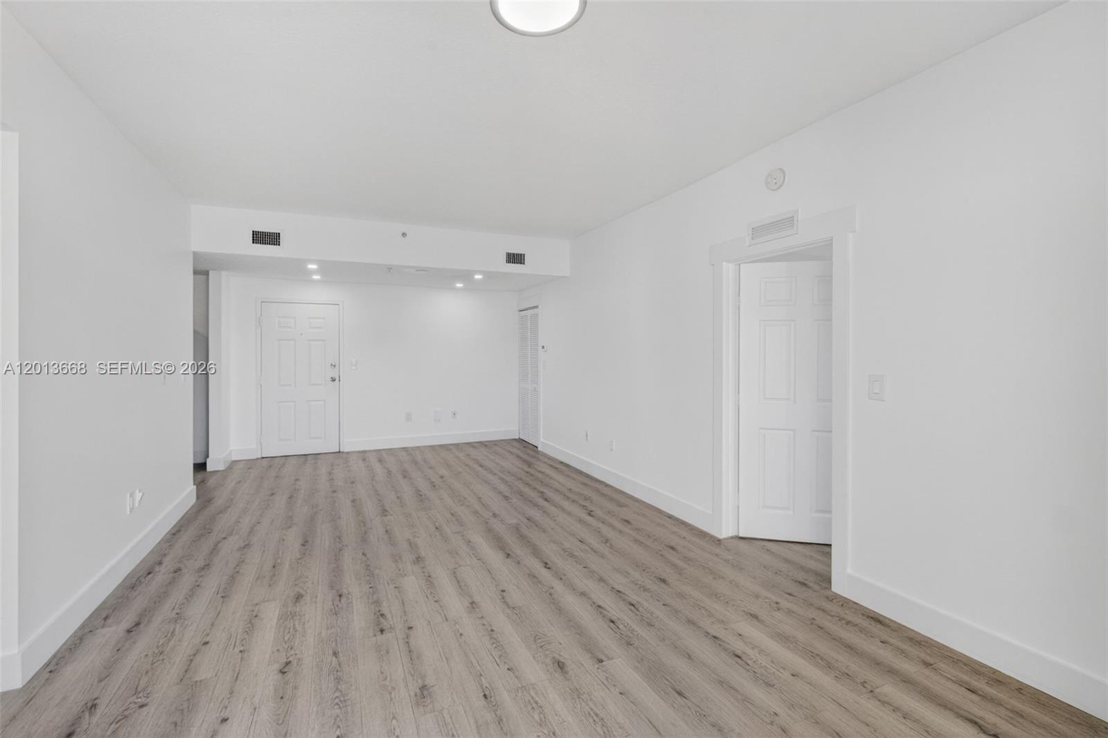 GRANADA GRAND CONDO - Residential Lease
