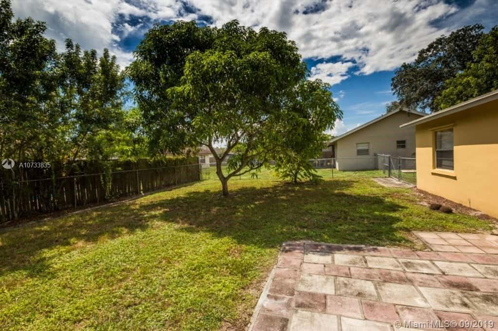 AMERICAN HOMES AT BOCA RA - Residential Lease