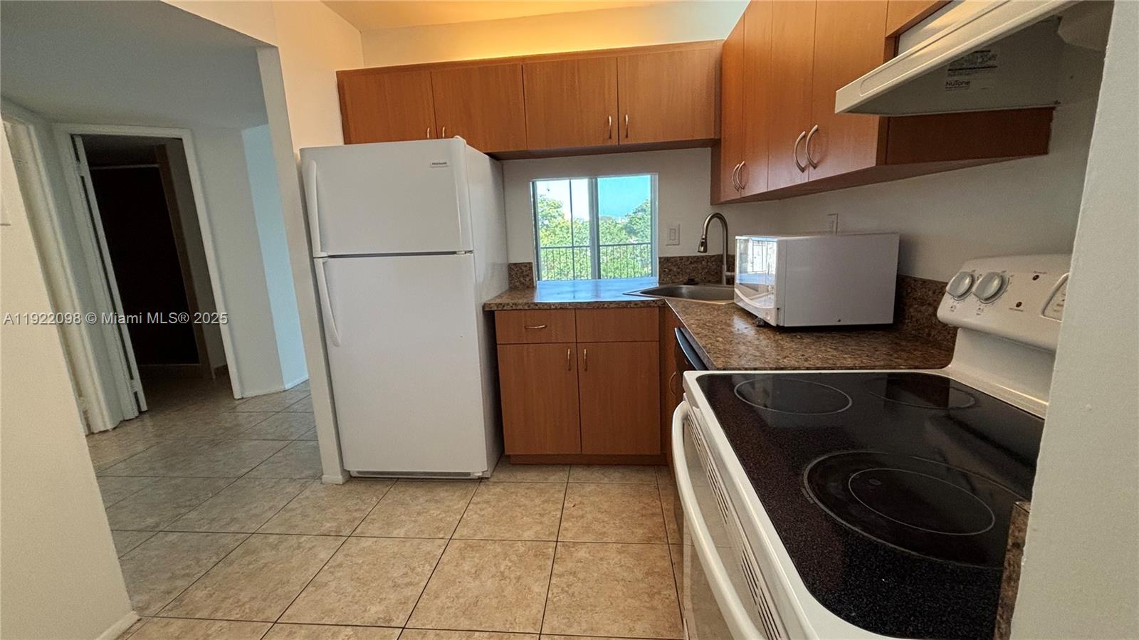 CORAL RIDGE EAST CONDO - Residential Lease