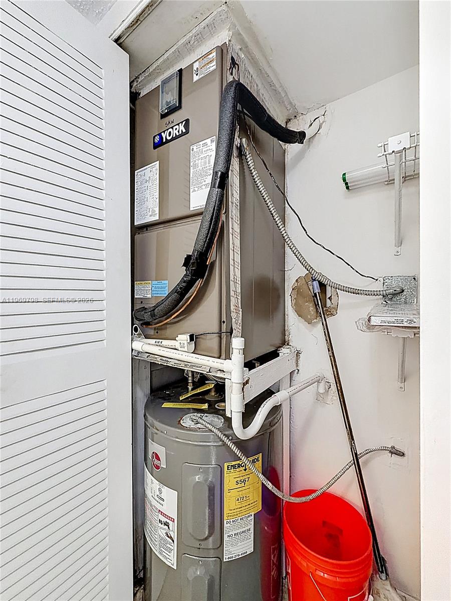 ROYAL PARK GARDENS II-E C - Residential Lease