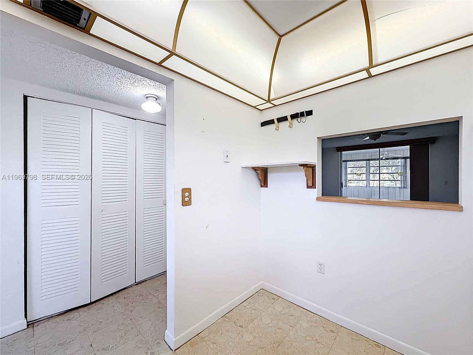 ROYAL PARK GARDENS II-E C - Residential Lease