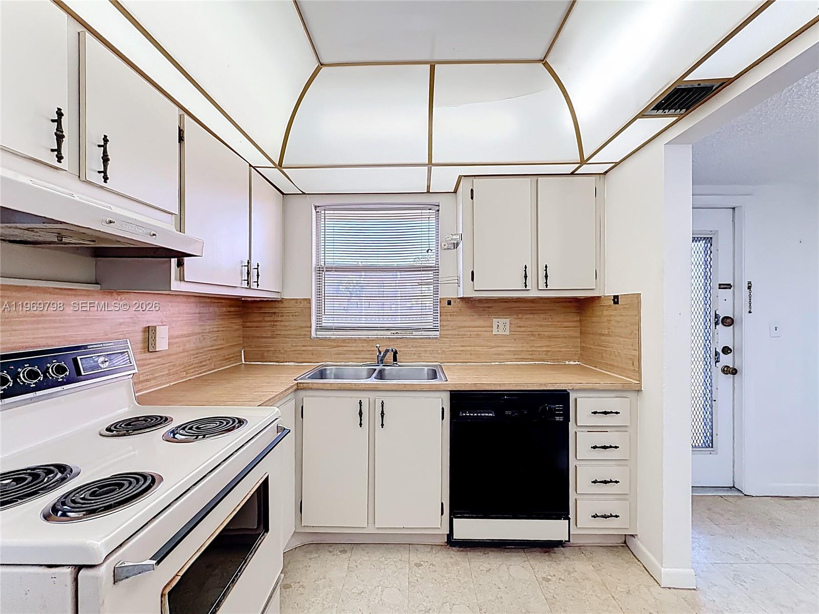 ROYAL PARK GARDENS II-E C - Residential Lease