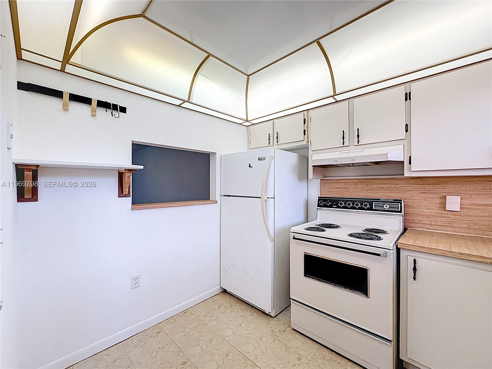 ROYAL PARK GARDENS II-E C - Residential Lease