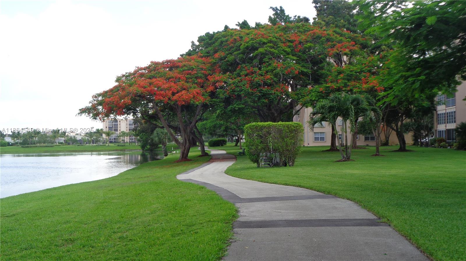 HUNTINGTON TOWERS - Residential