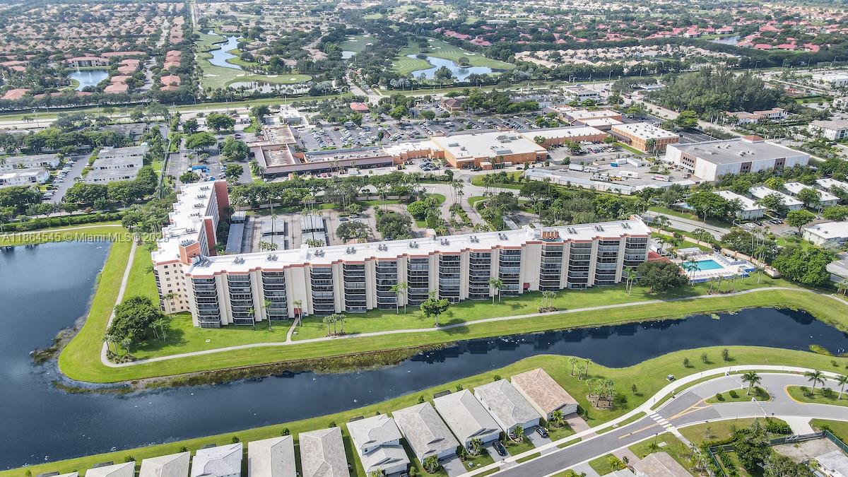 HUNTINGTON TOWERS - Residential