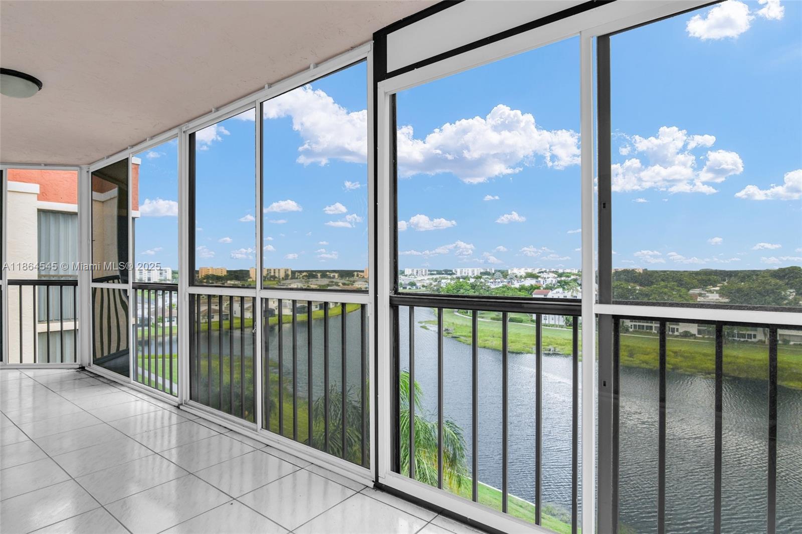 HUNTINGTON TOWERS - Residential