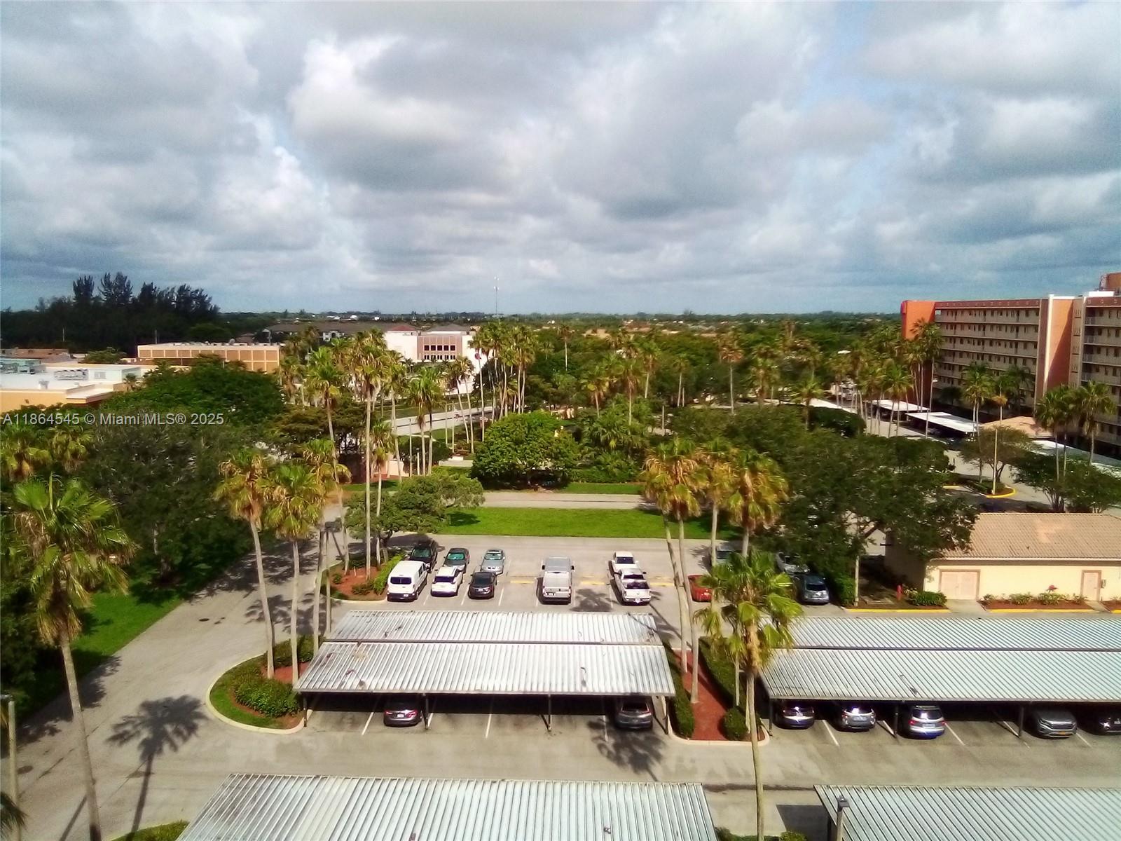 HUNTINGTON TOWERS - Residential