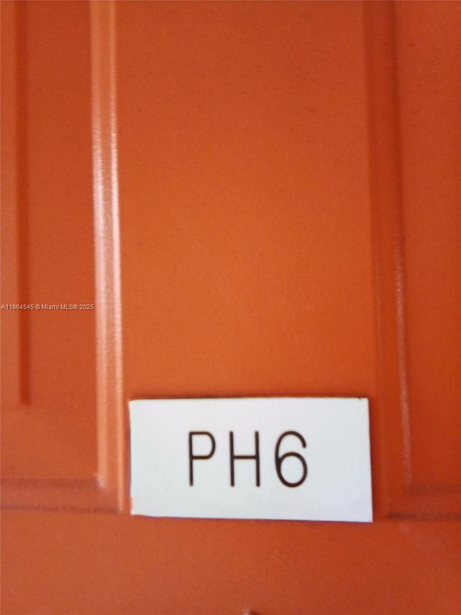 HUNTINGTON TOWERS - Residential