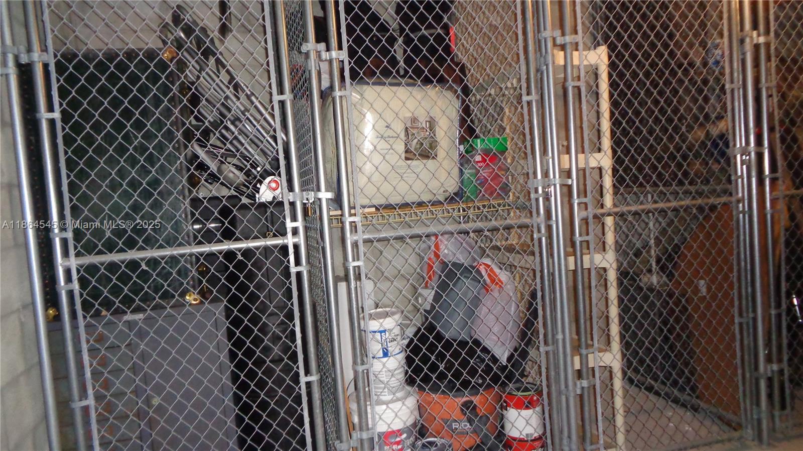 HUNTINGTON TOWERS - Residential