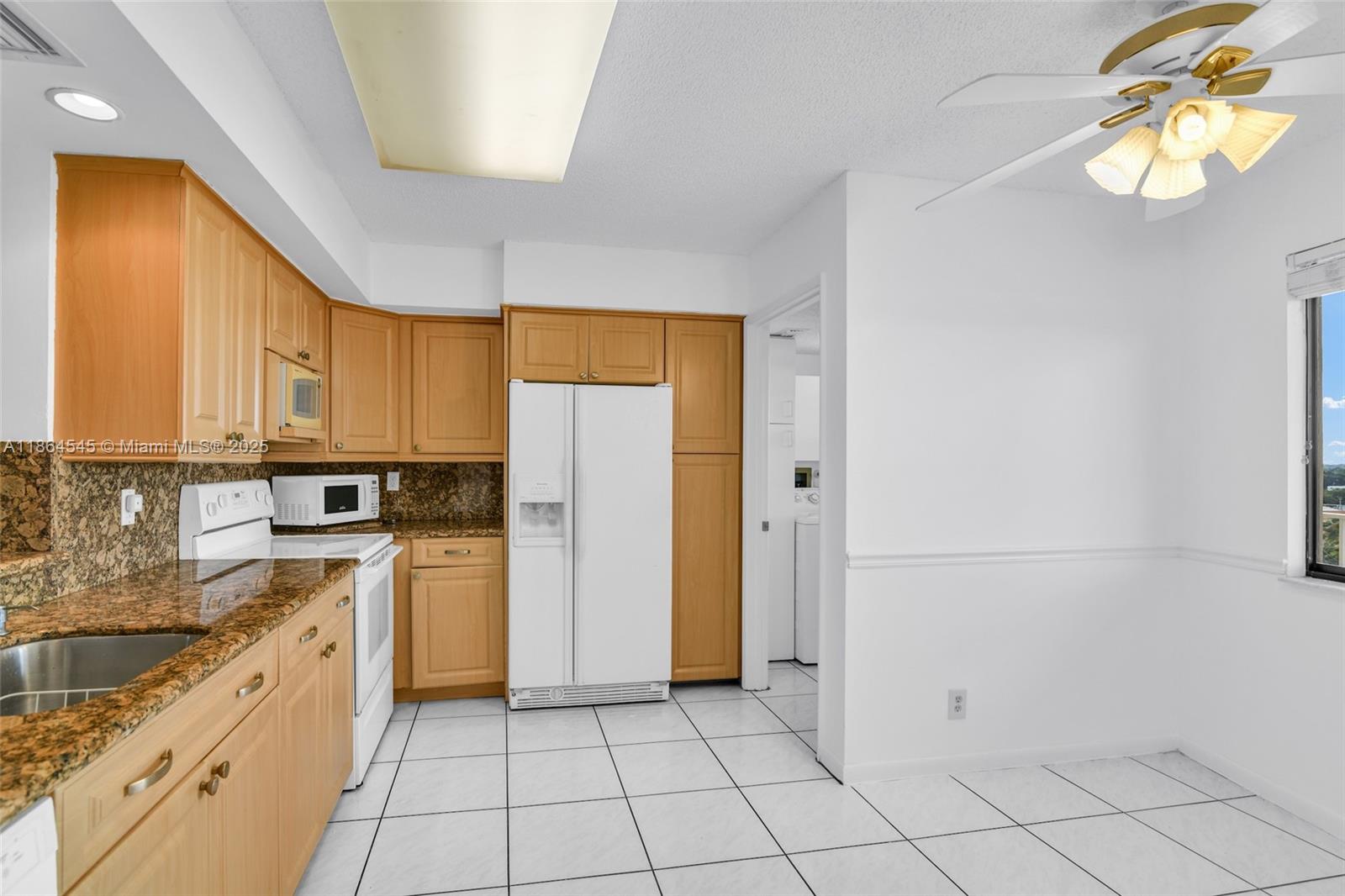 HUNTINGTON TOWERS - Residential