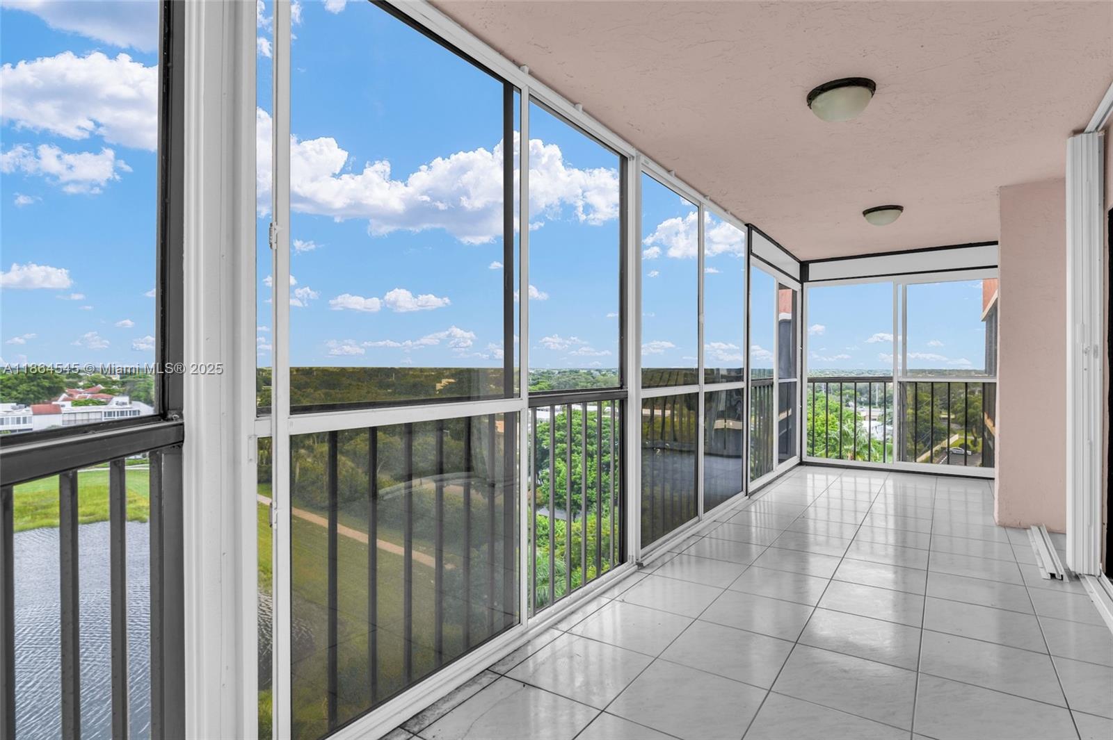 HUNTINGTON TOWERS - Residential