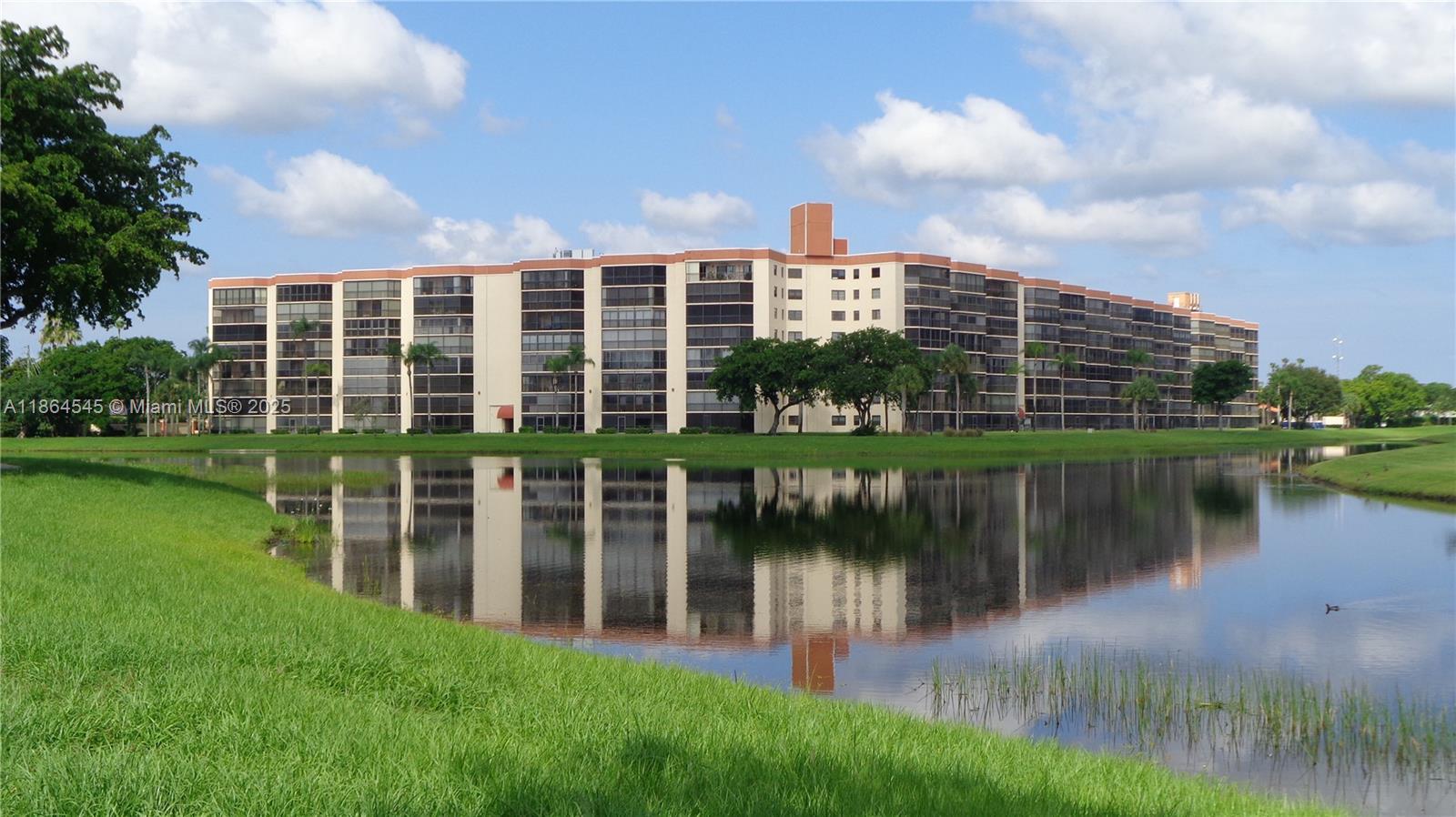 HUNTINGTON TOWERS - Residential