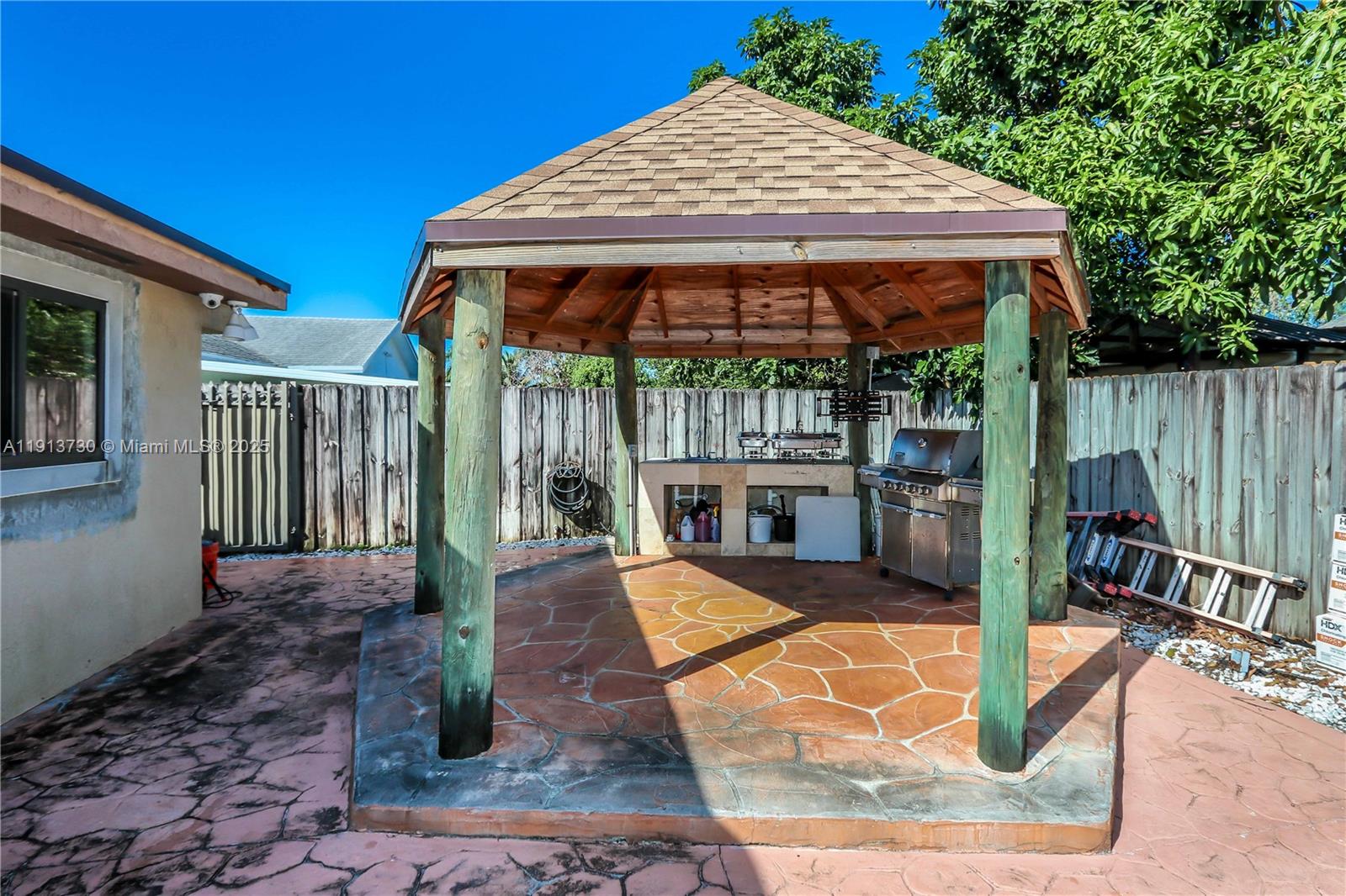 PINE LAKE WEST - Residential