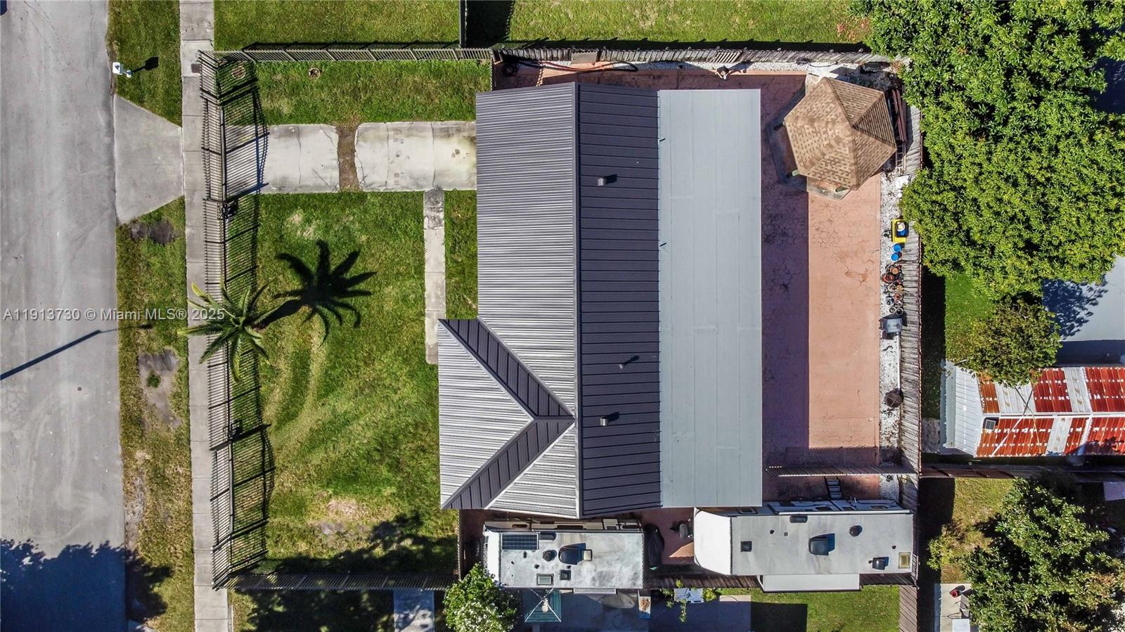 PINE LAKE WEST - Residential