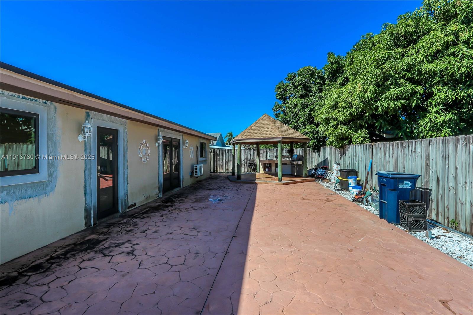 PINE LAKE WEST - Residential