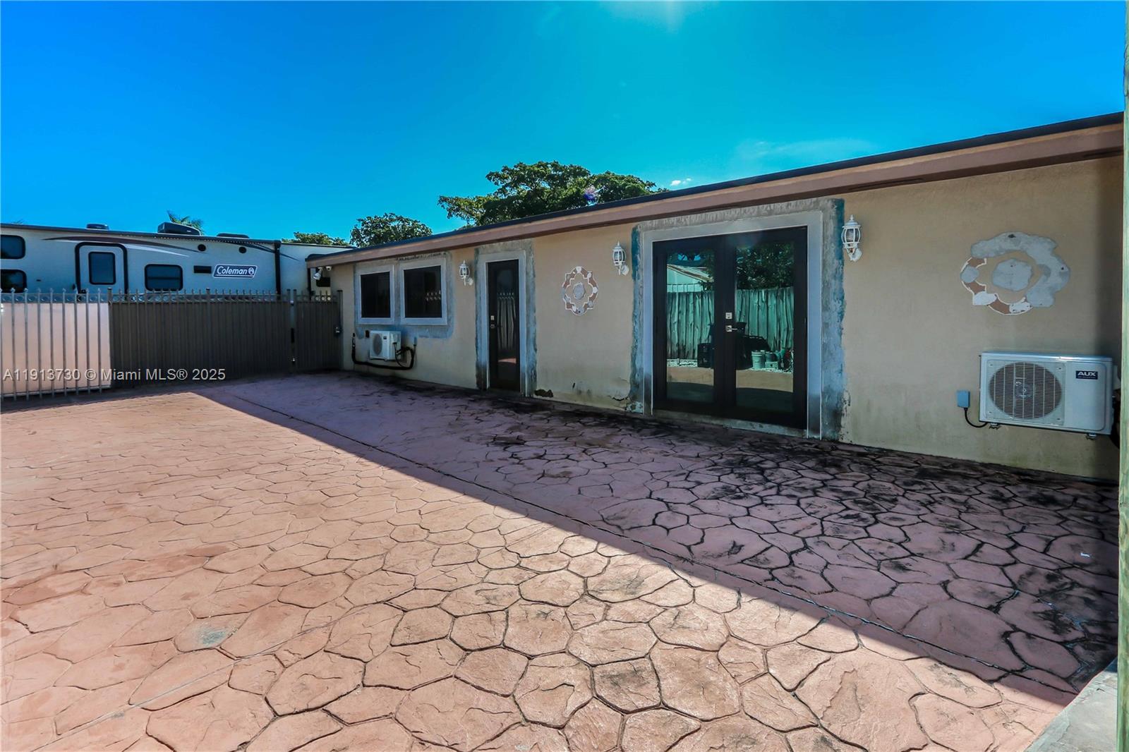 PINE LAKE WEST - Residential