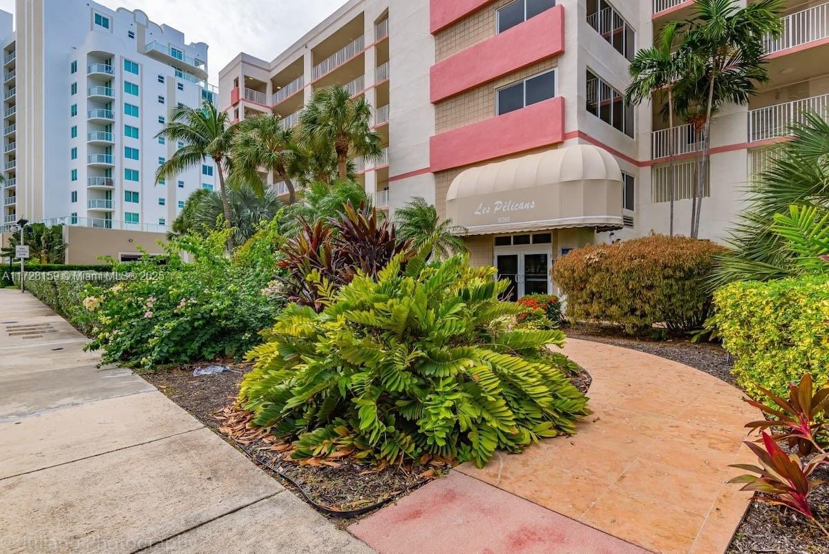 LES PELICANS (THE PELICAN - Residential Lease