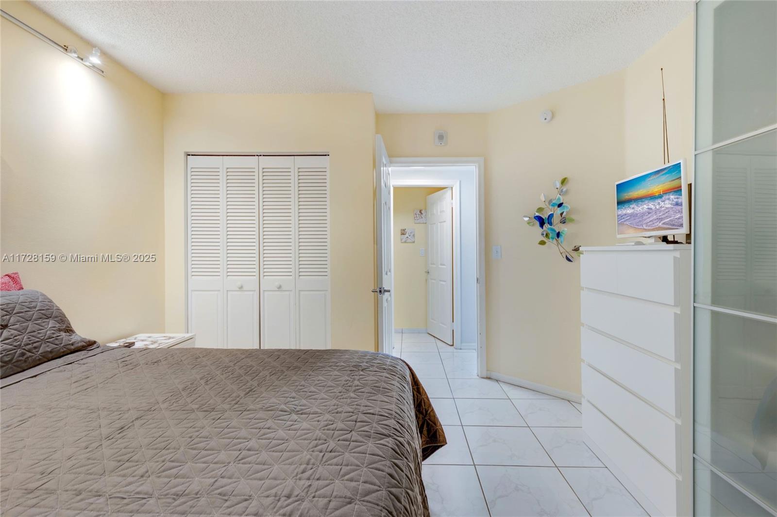 LES PELICANS (THE PELICAN - Residential Lease