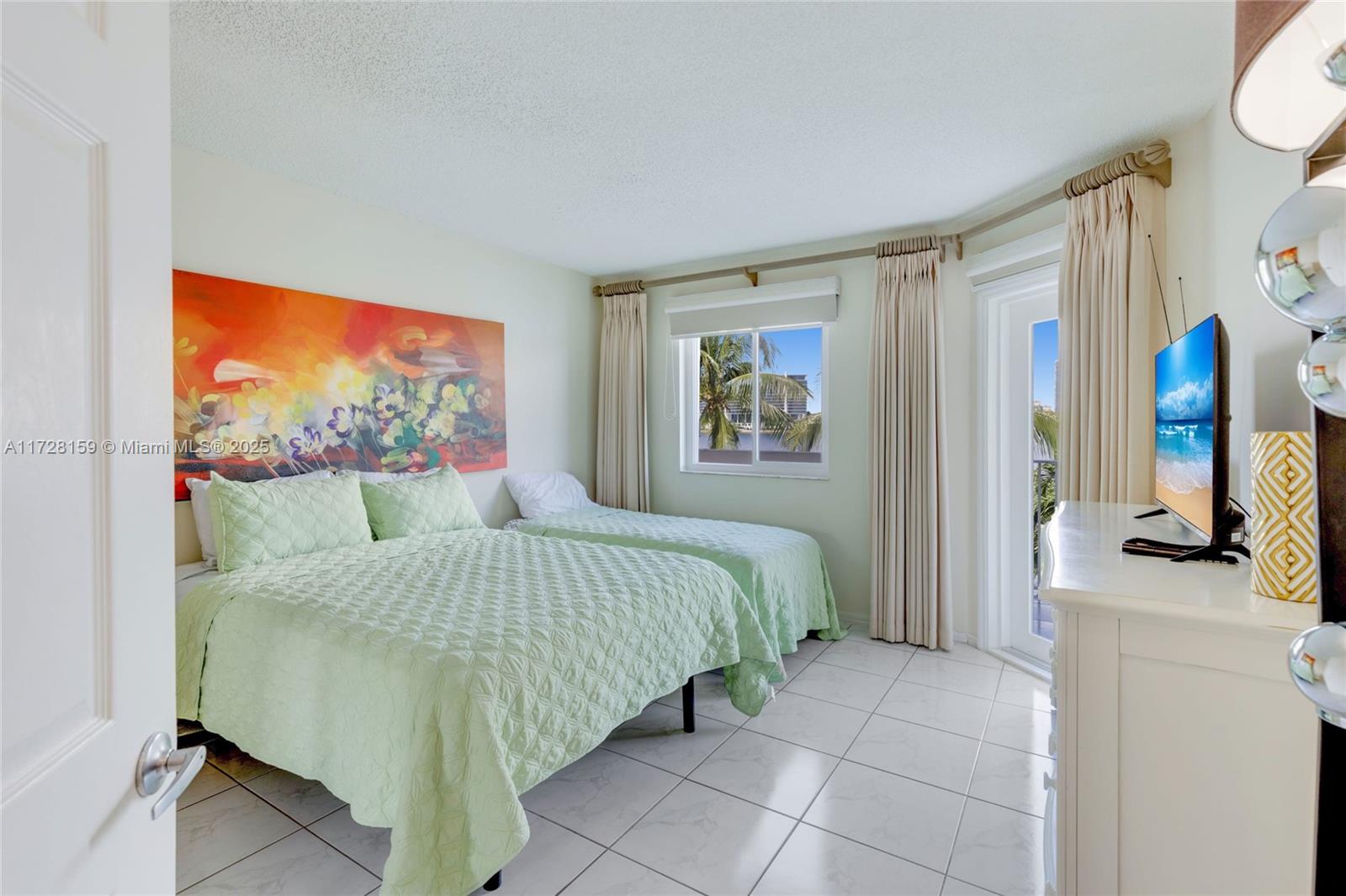 LES PELICANS (THE PELICAN - Residential Lease