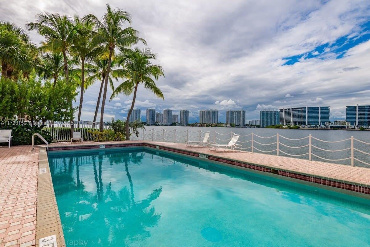 LES PELICANS (THE PELICAN - Residential Lease