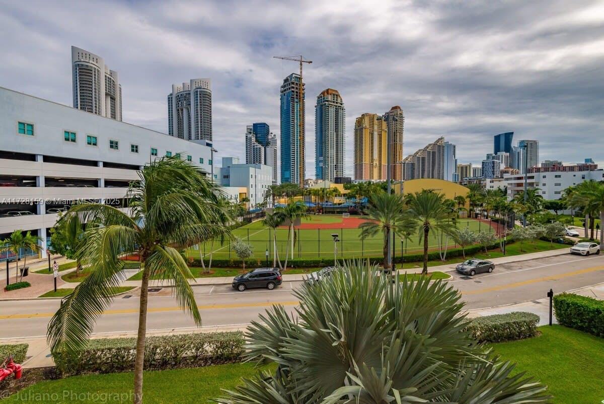 LES PELICANS (THE PELICAN - Residential Lease