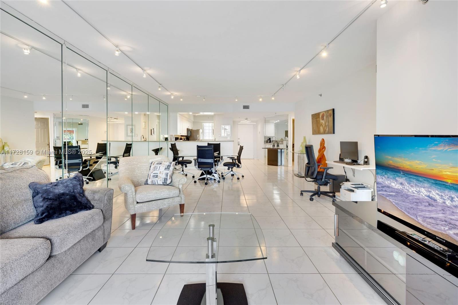 LES PELICANS (THE PELICAN - Residential Lease