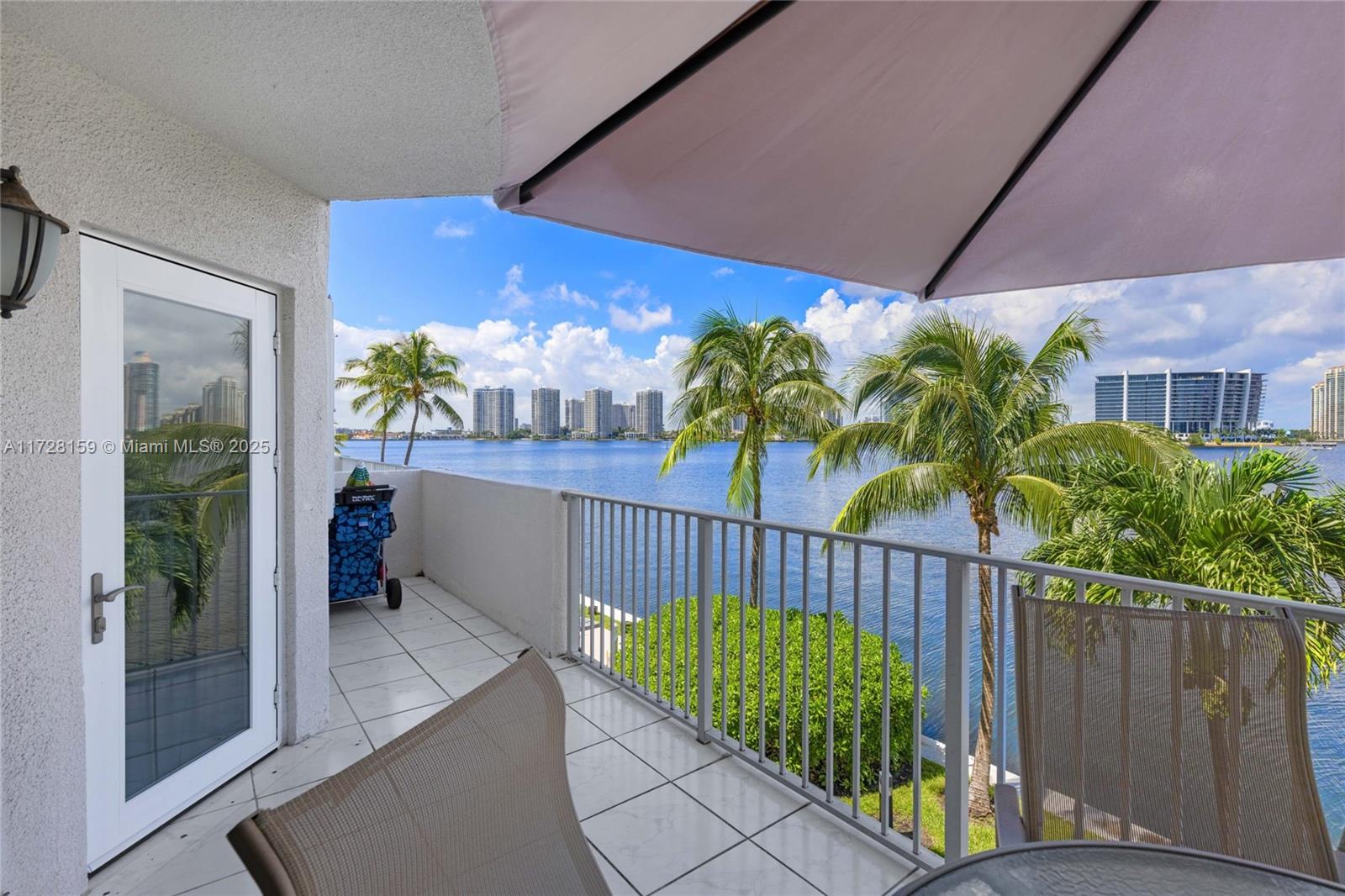 LES PELICANS (THE PELICAN - Residential Lease