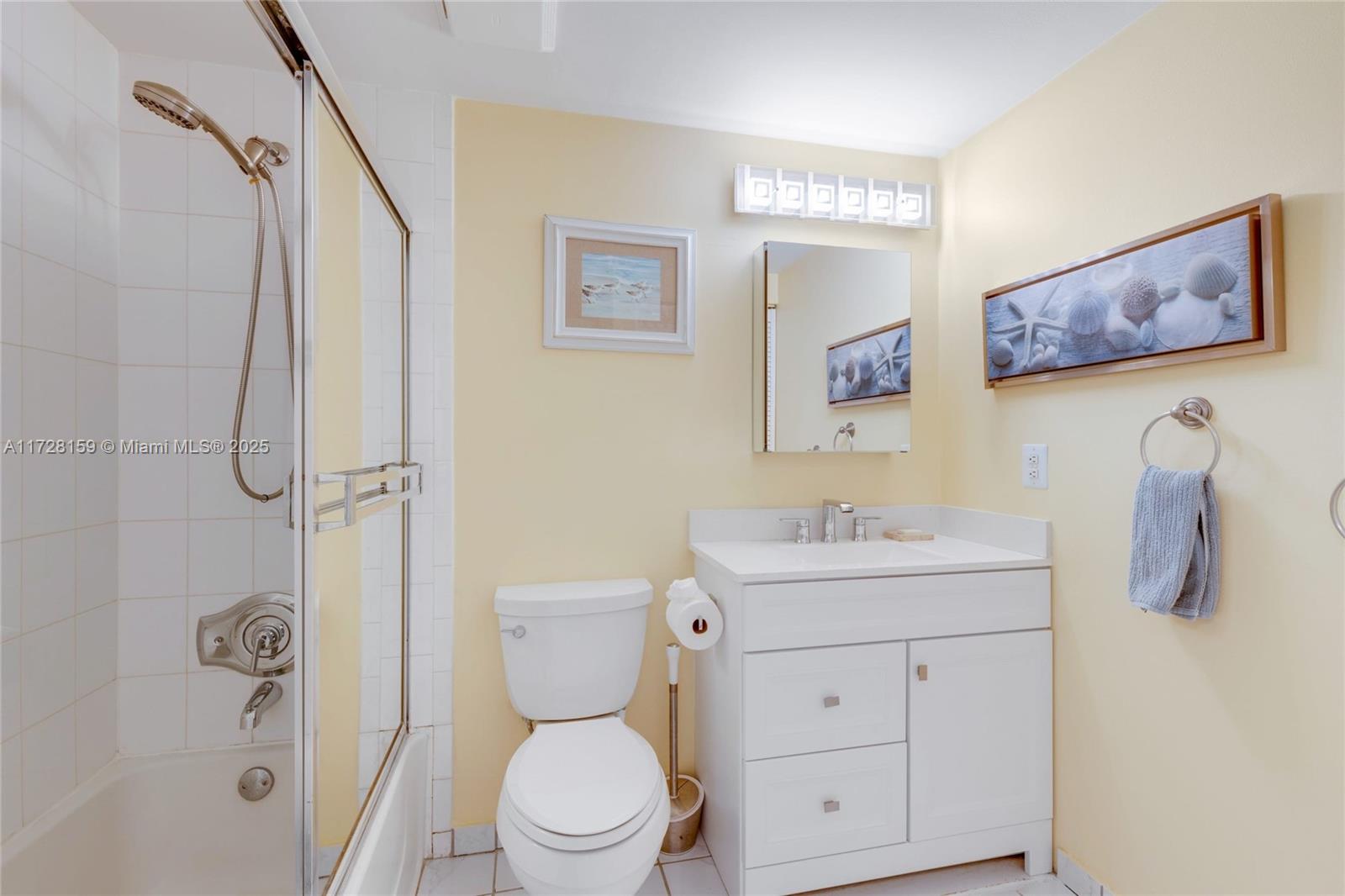 LES PELICANS (THE PELICAN - Residential Lease