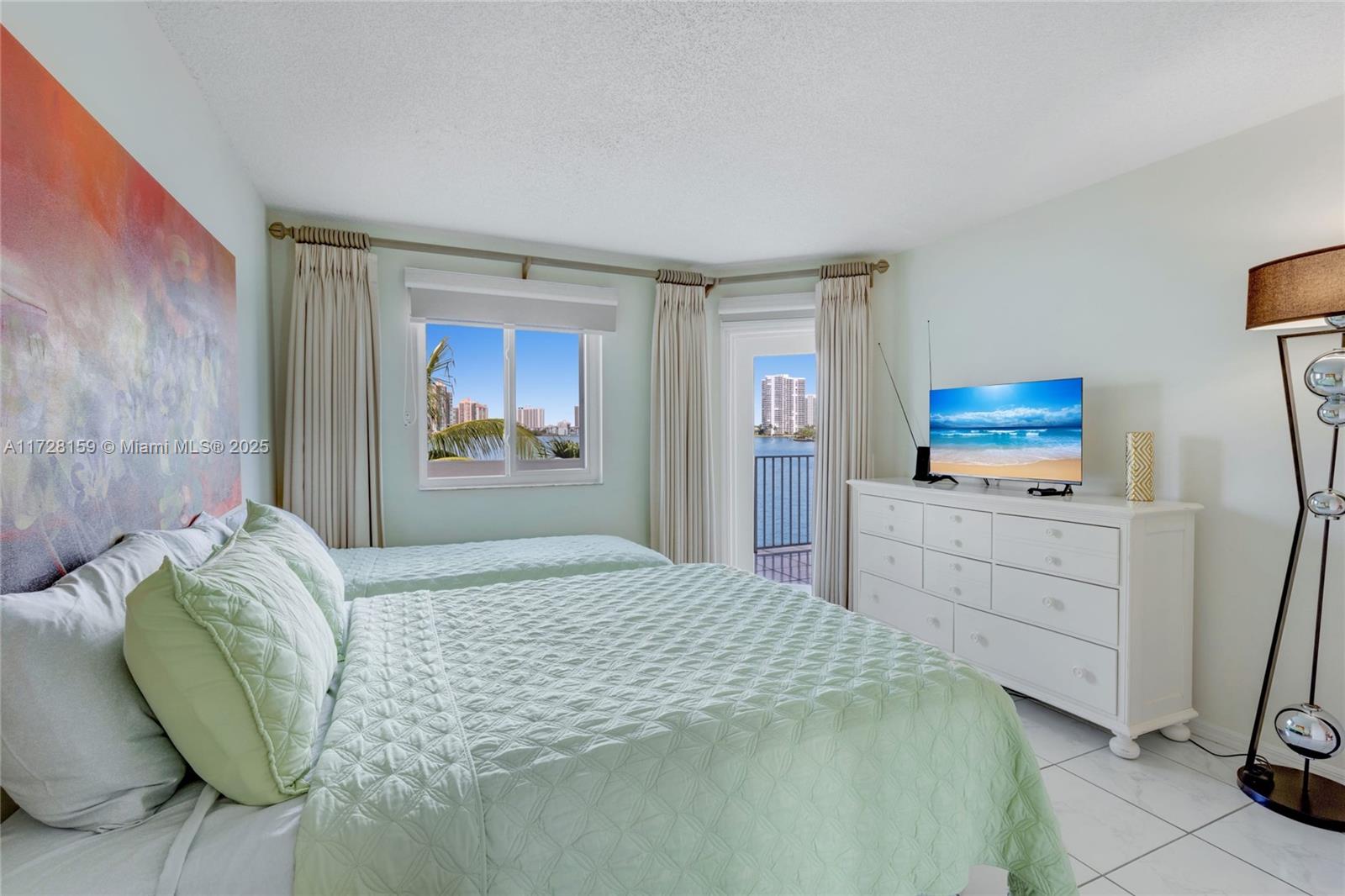 LES PELICANS (THE PELICAN - Residential Lease