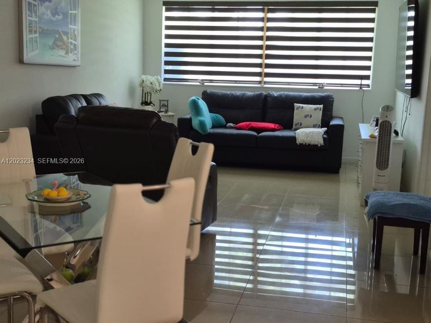 Spacious 749 sq. 1-bedroom, 1-bath apartment with washer and dryer inside the unit. Conveniently located close to excellent shopping, dining, and schools, with easy access to major highways and everyday amenities.