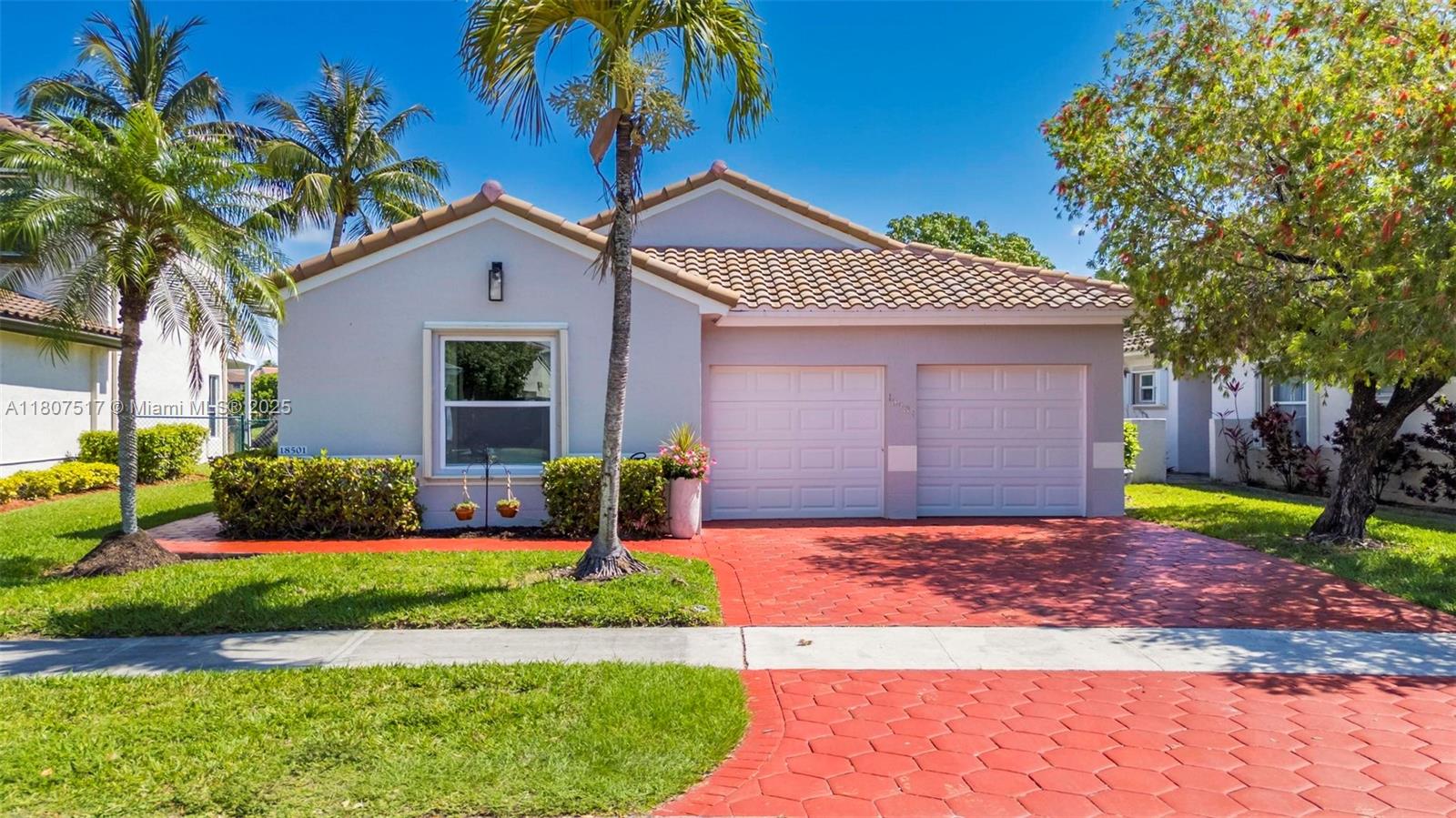 18501 Nw 19th St, Pembroke Pines, Miami-Dade County, Florida - 3 Bedrooms  
2 Bathrooms - 