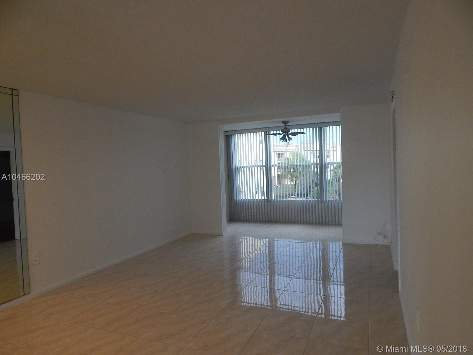 SUNRISE LAKES 40 CONDO - Residential Lease