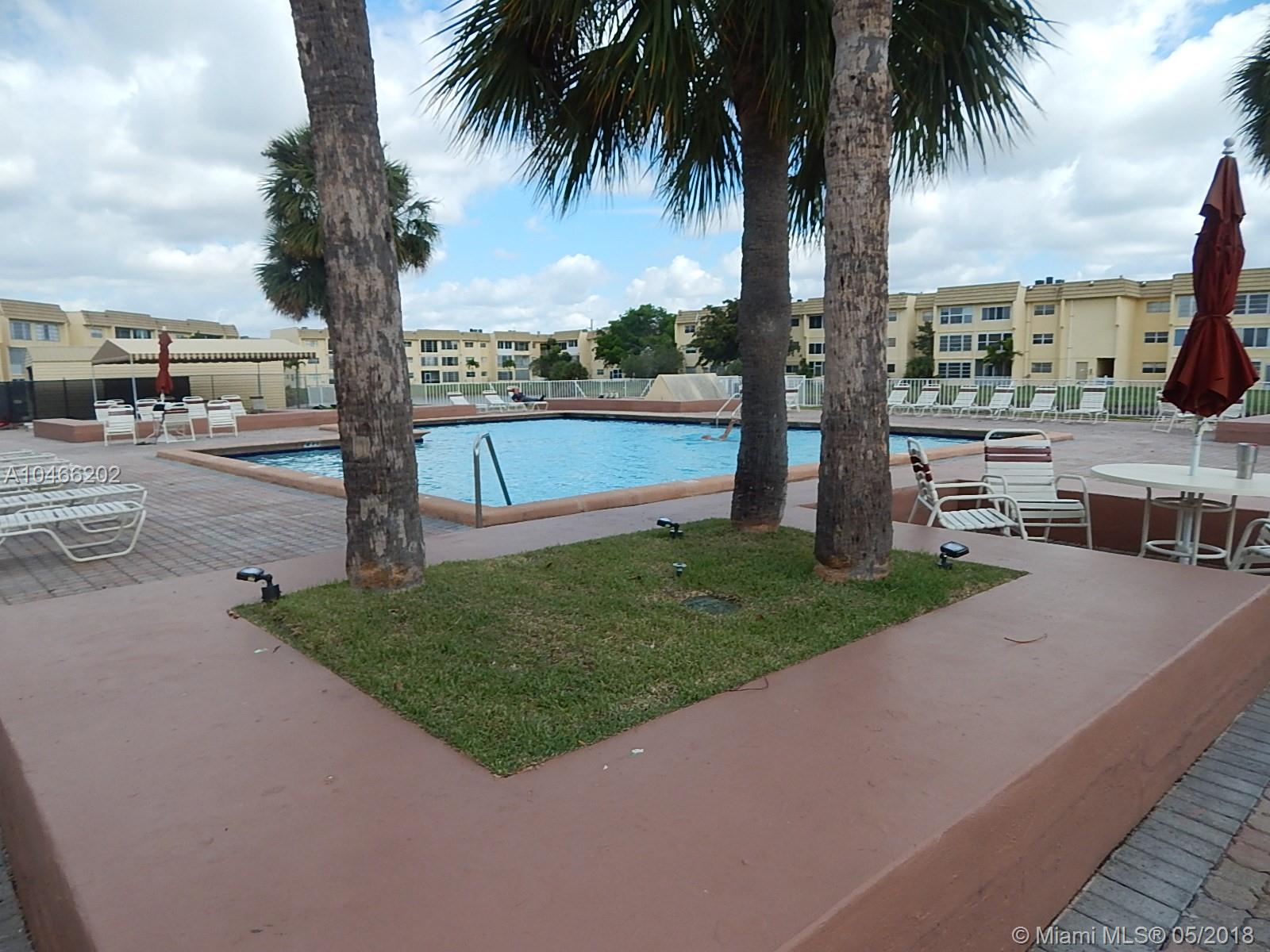 SUNRISE LAKES 40 CONDO - Residential Lease