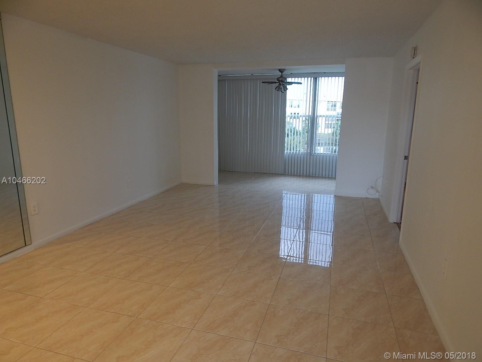 SUNRISE LAKES 40 CONDO - Residential Lease